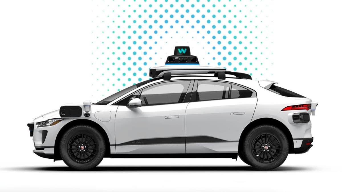 Federal probe targets Waymo’s robotaxis amid traffic safety concerns